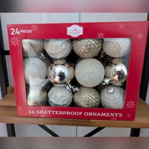 Shatterproof Ornaments Set - Silver and White